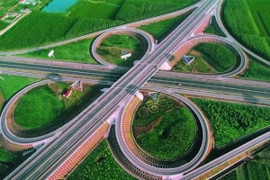 高速公路上如何安全行駛？看完這些指南讓你心不慌