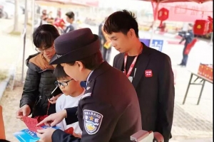 90后司機(jī)的“品質(zhì)服務(wù)”法寶真管用，乘客花式點(diǎn)贊